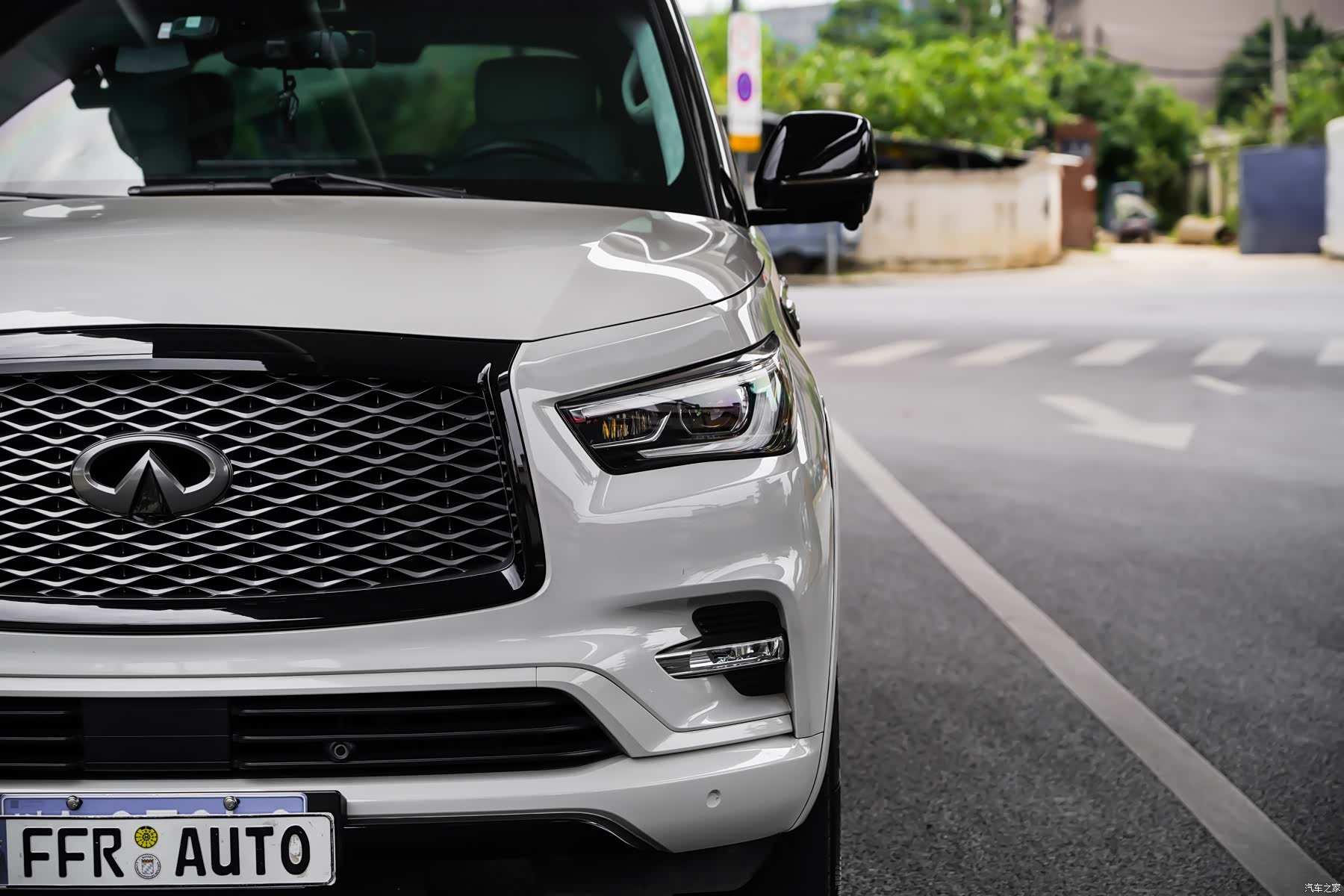 Infiniti QX80, 2016 16