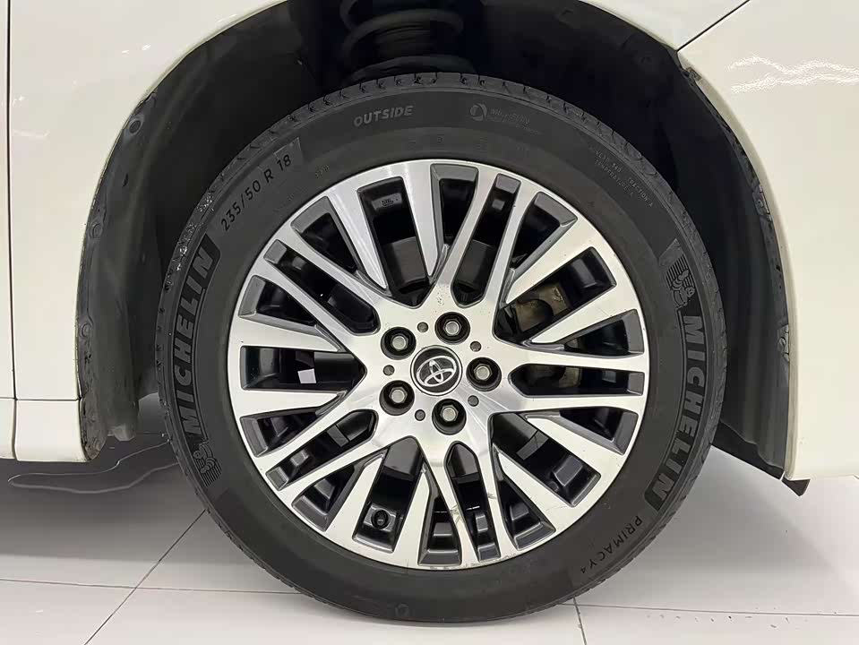 Toyota Elfa