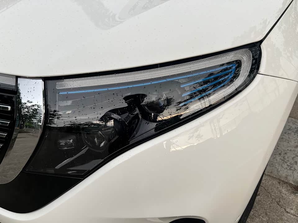 Mercedes-Benz EQC Mercedes-Benz EQC