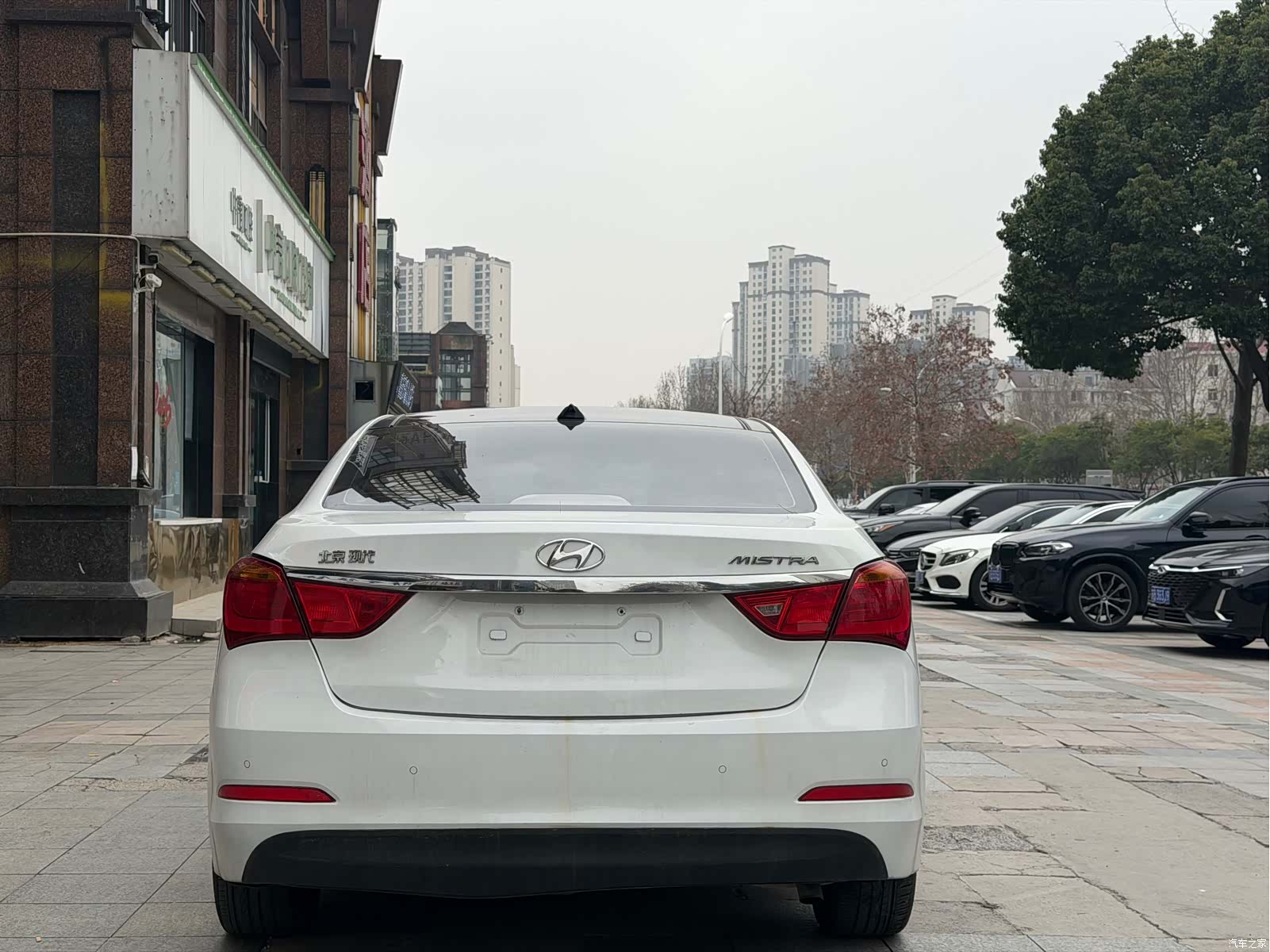 Hyundai DLX, 2014 6