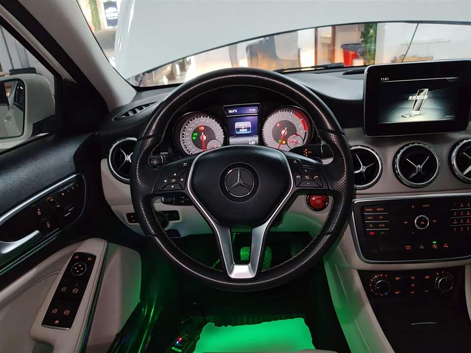 Mercedes-Benz GLA