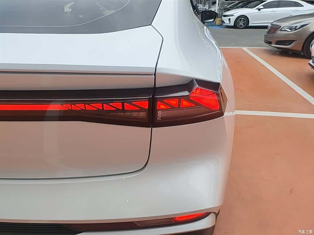 Changan UNI-V, 2024 8