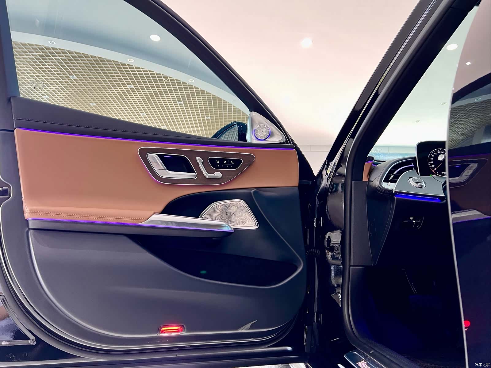 Mercedes-Benz E-Class, 2026 23