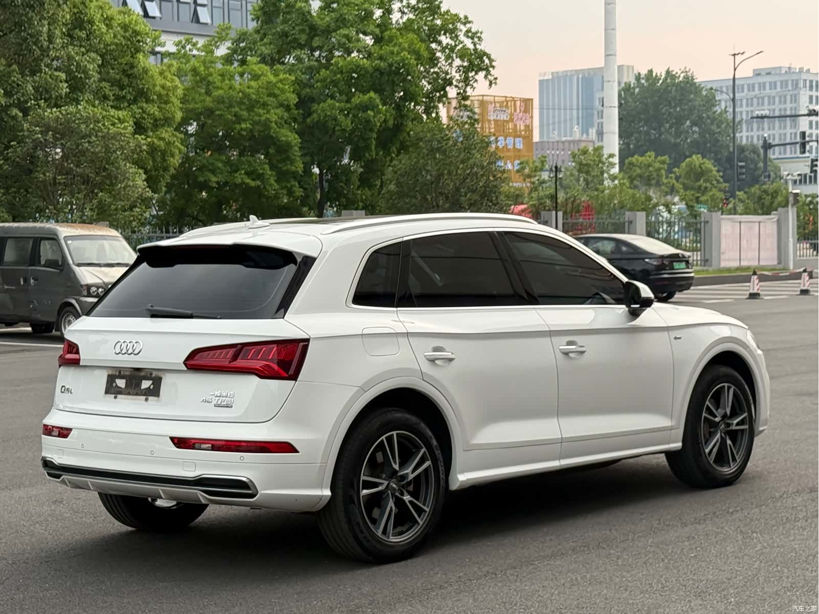 Audi Q5L, 2019 12