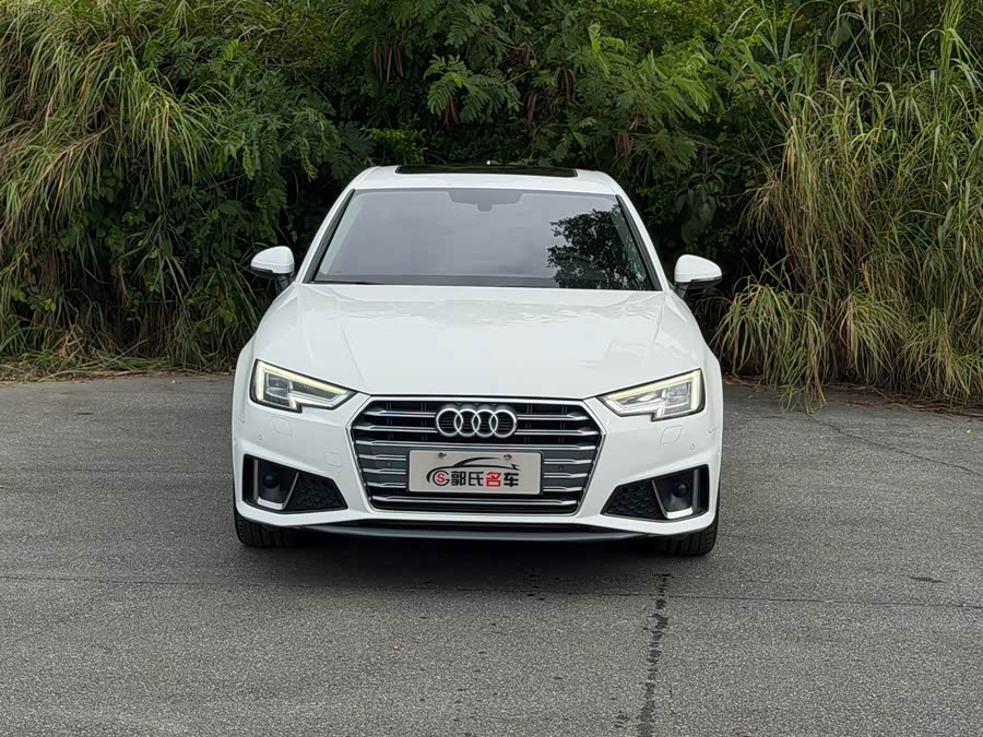 Audi A4L 2018, фото 2