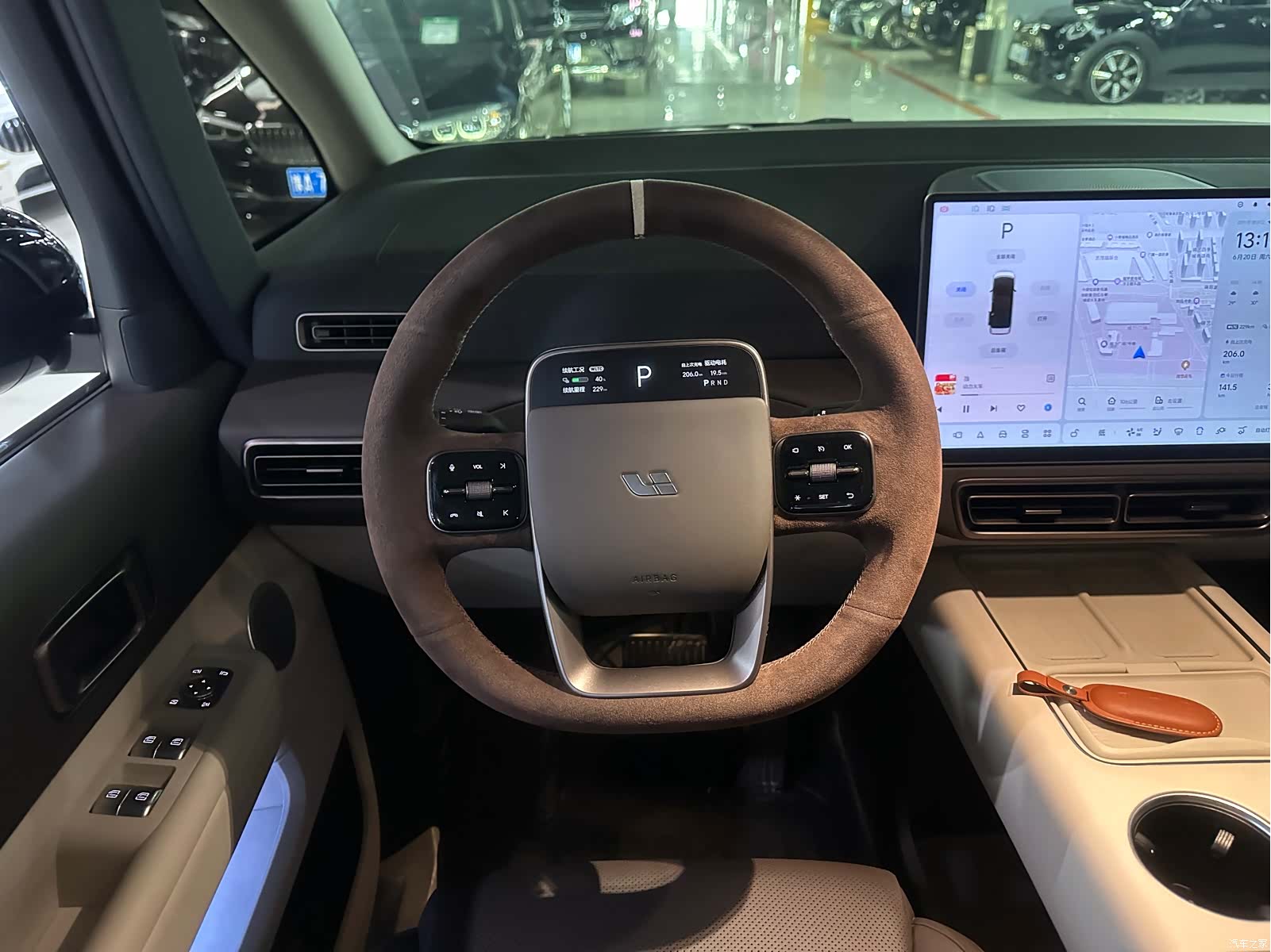 Li Auto MEGA, 2024 16