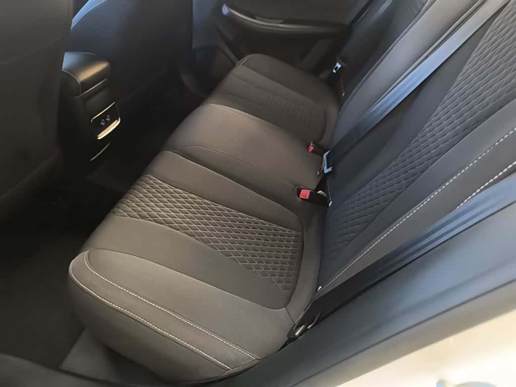 Roewe i5, 2021 17