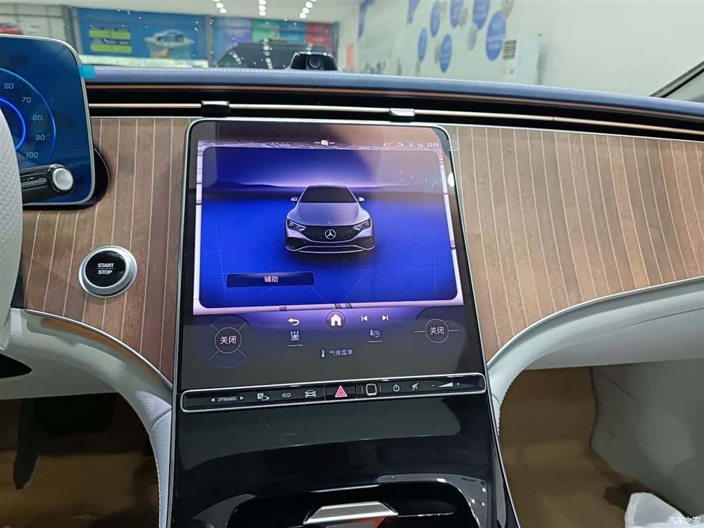 Mercedes-Benz EQE, 2025 12