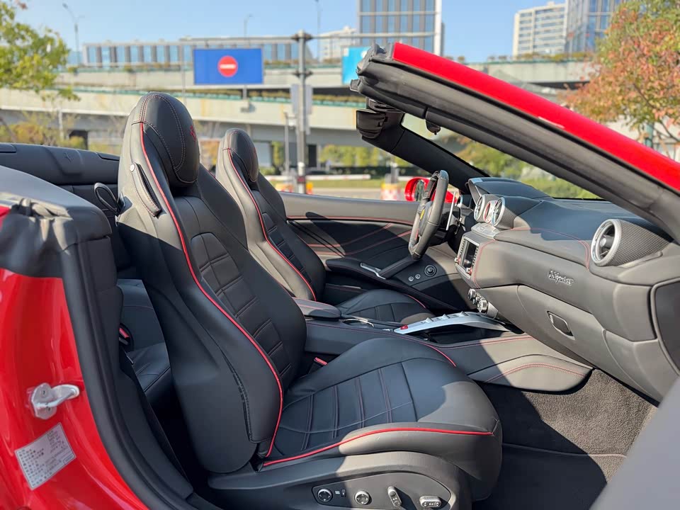 Ferrari California T