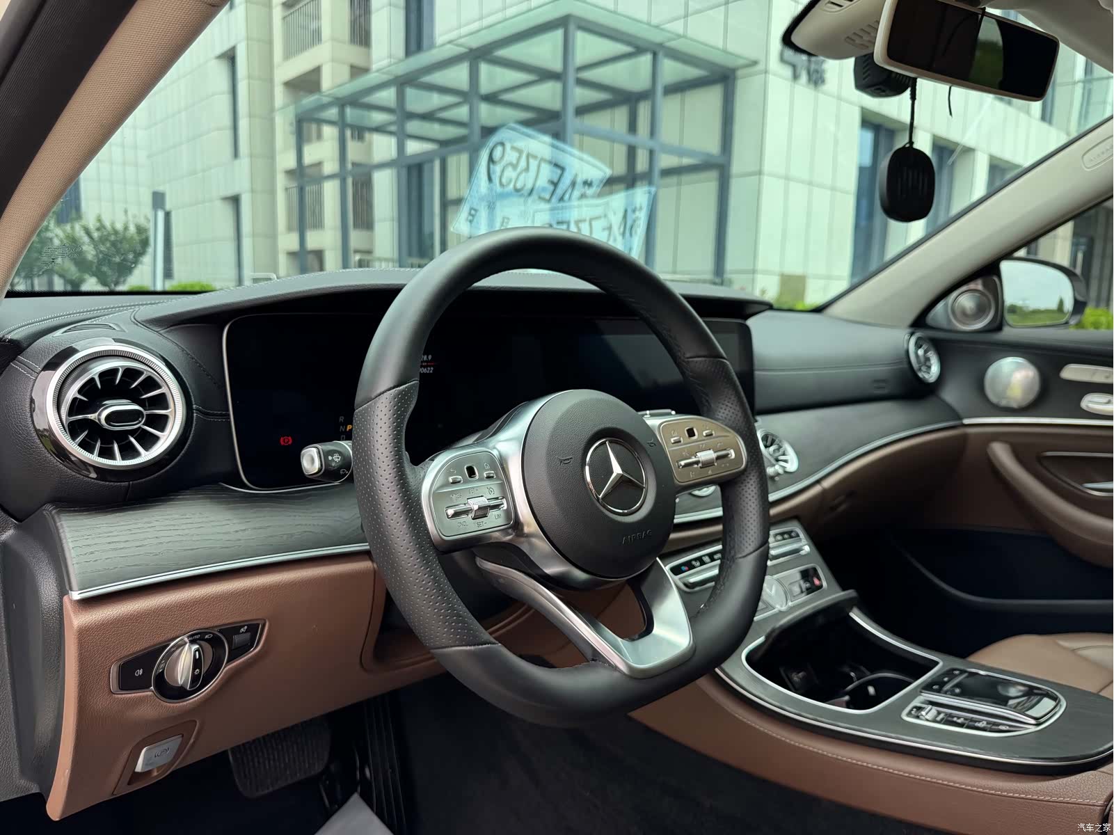 Mercedes-Benz E-Class, 2019 30