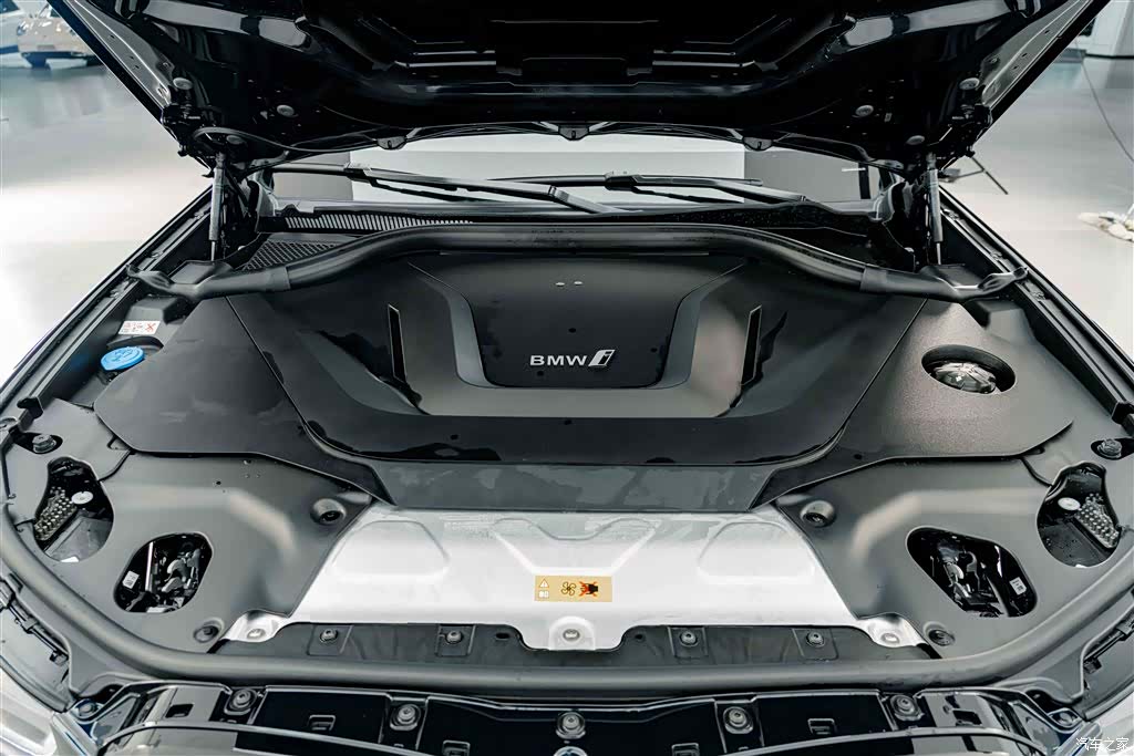 BMW iX3, 2024 26