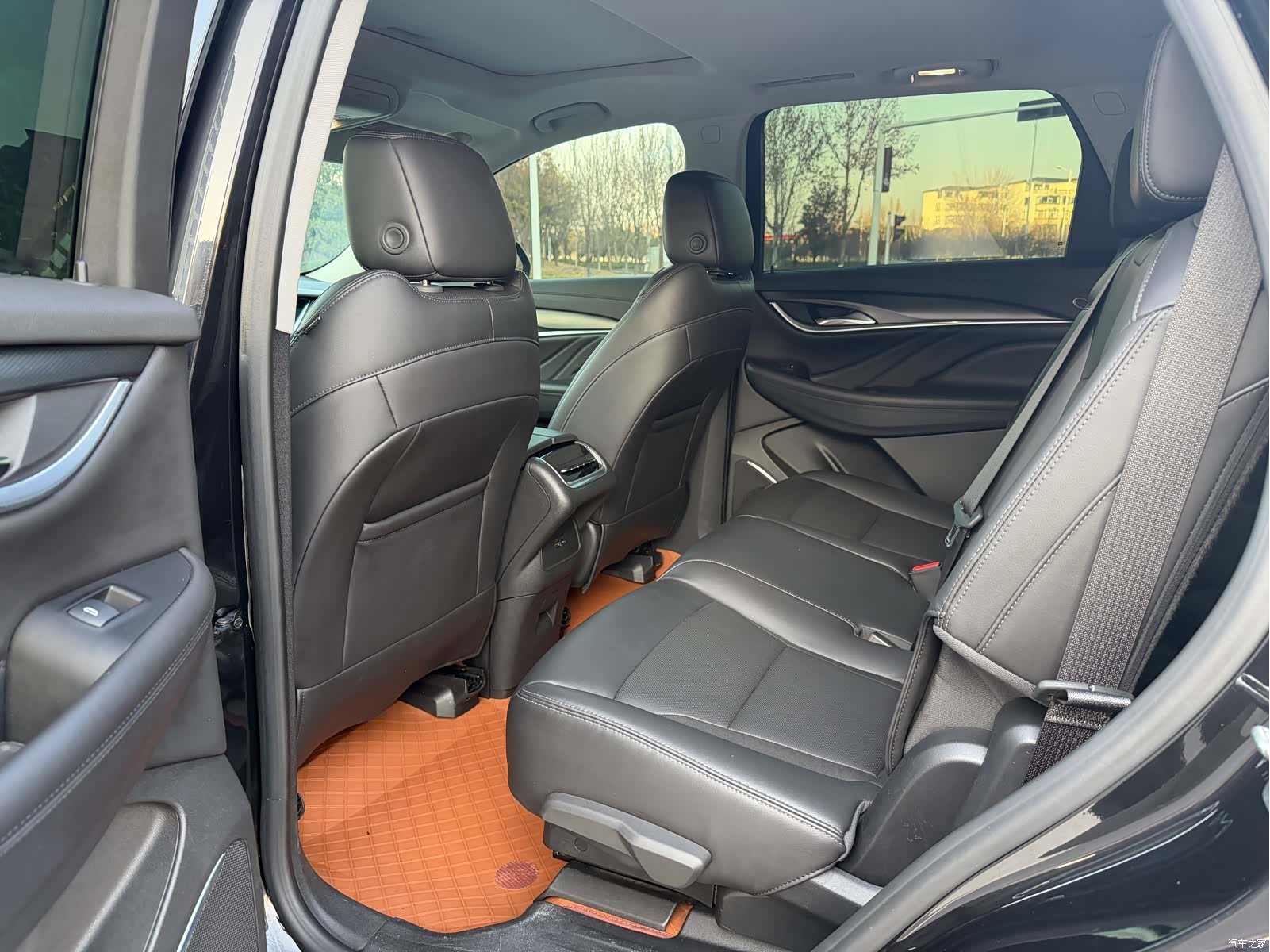 Buick Enclave, 2021 3