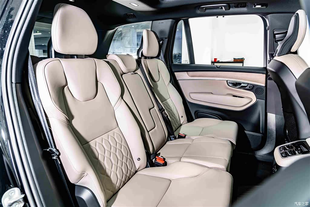 Volvo XC90, 2026 23
