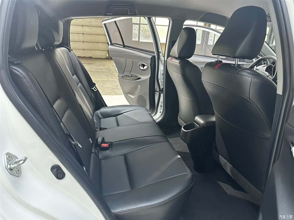 Toyota YARiS L, 2022 20