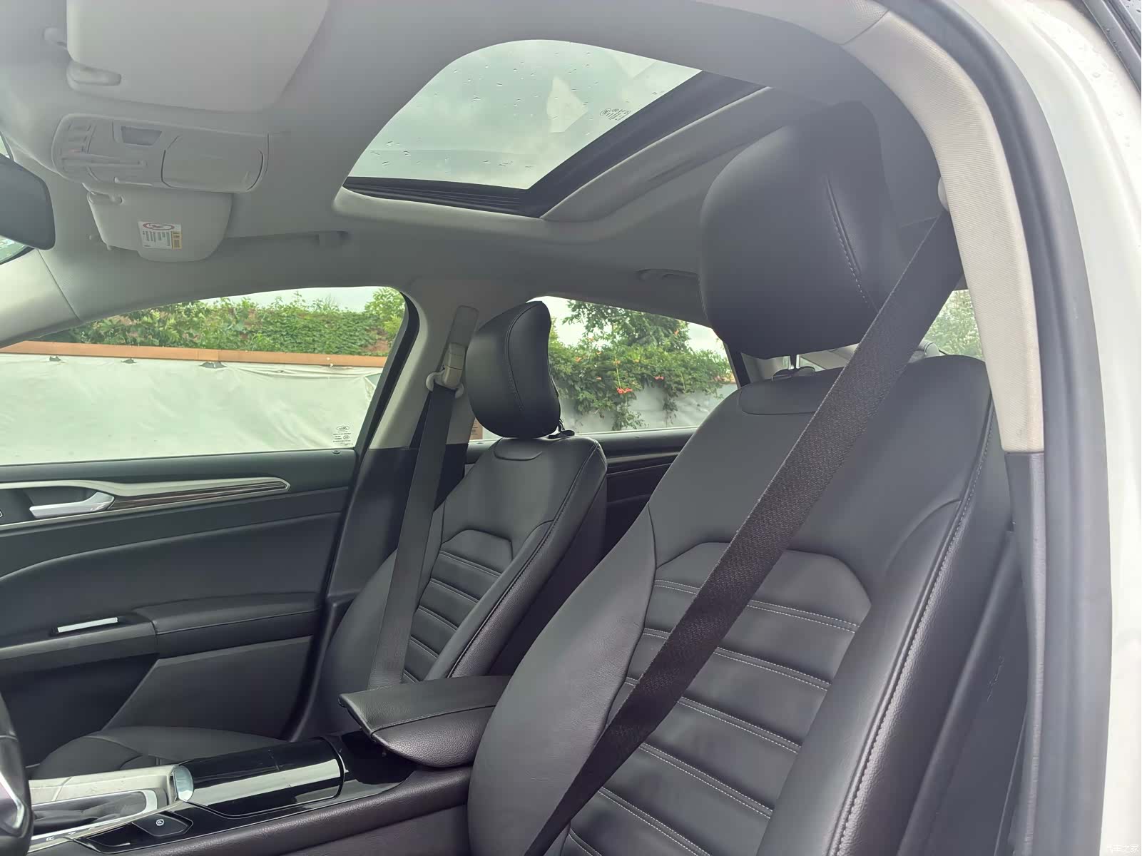 Ford Mondeo, 2014 11