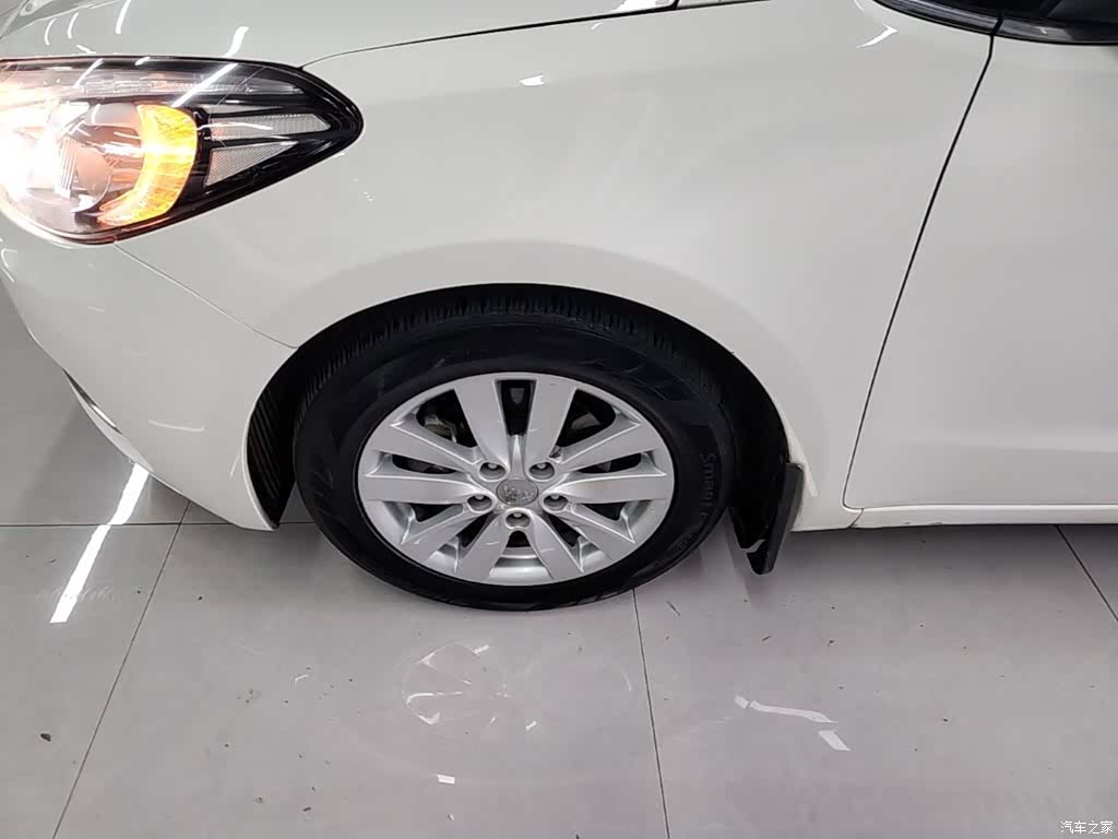 Kia K3, 2014 23