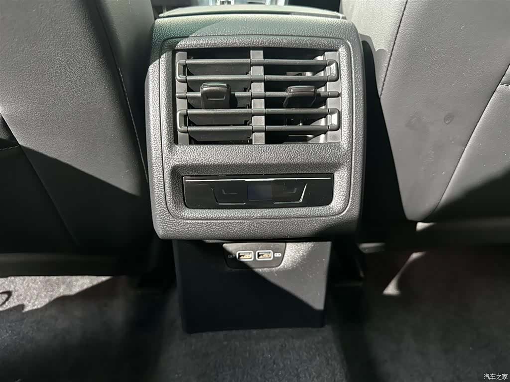 Volkswagen Golf, 2022 24