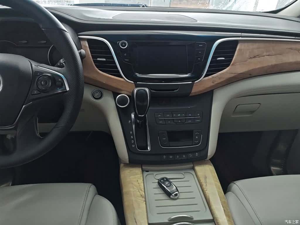 Buick GL8, 2020 13
