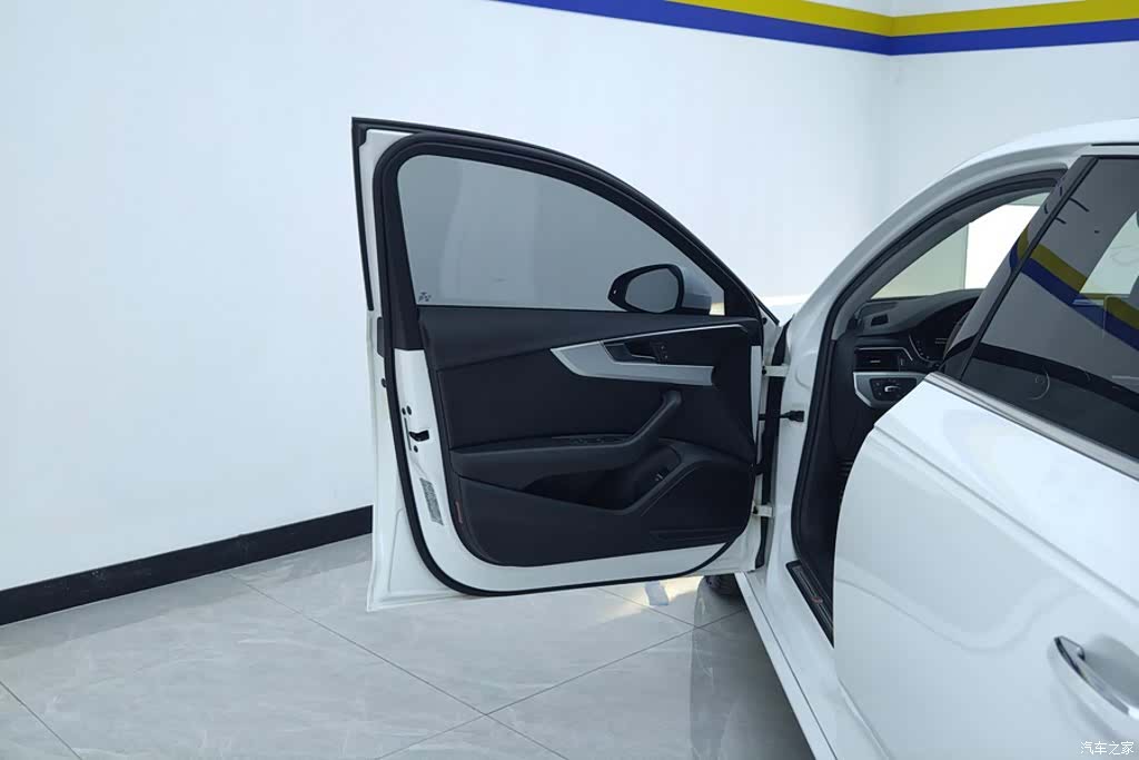 Audi A4L, 2018 7
