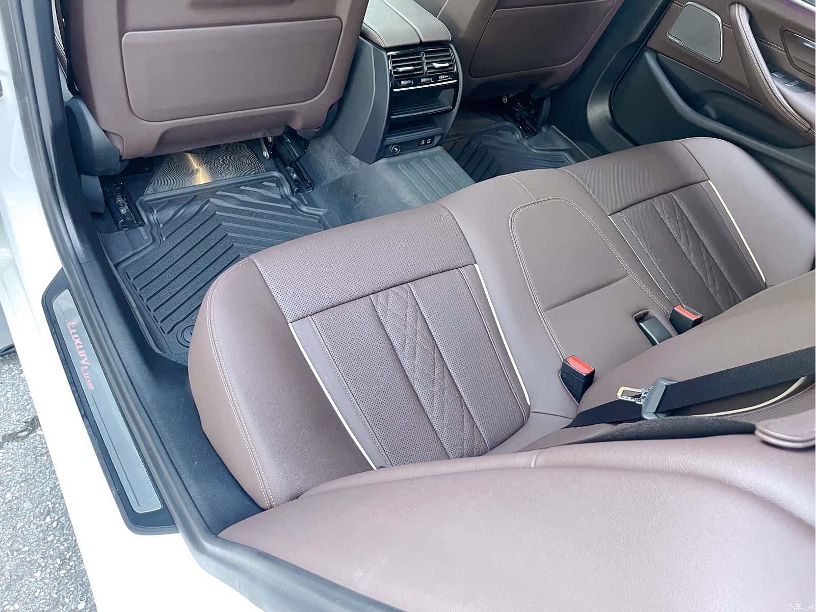 BMW 5 Series, 2024 16
