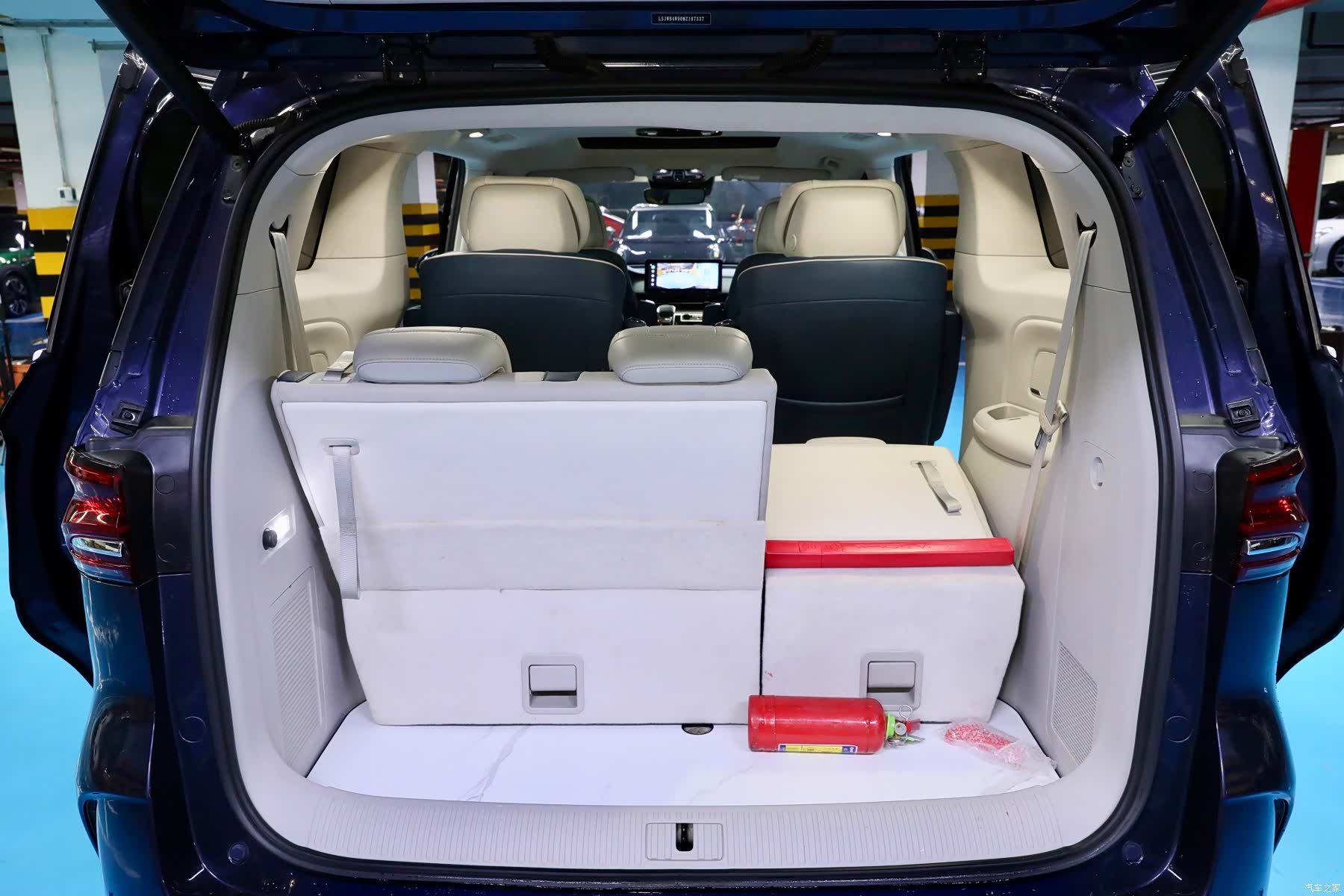 Roewe iMAX8, 2021 7