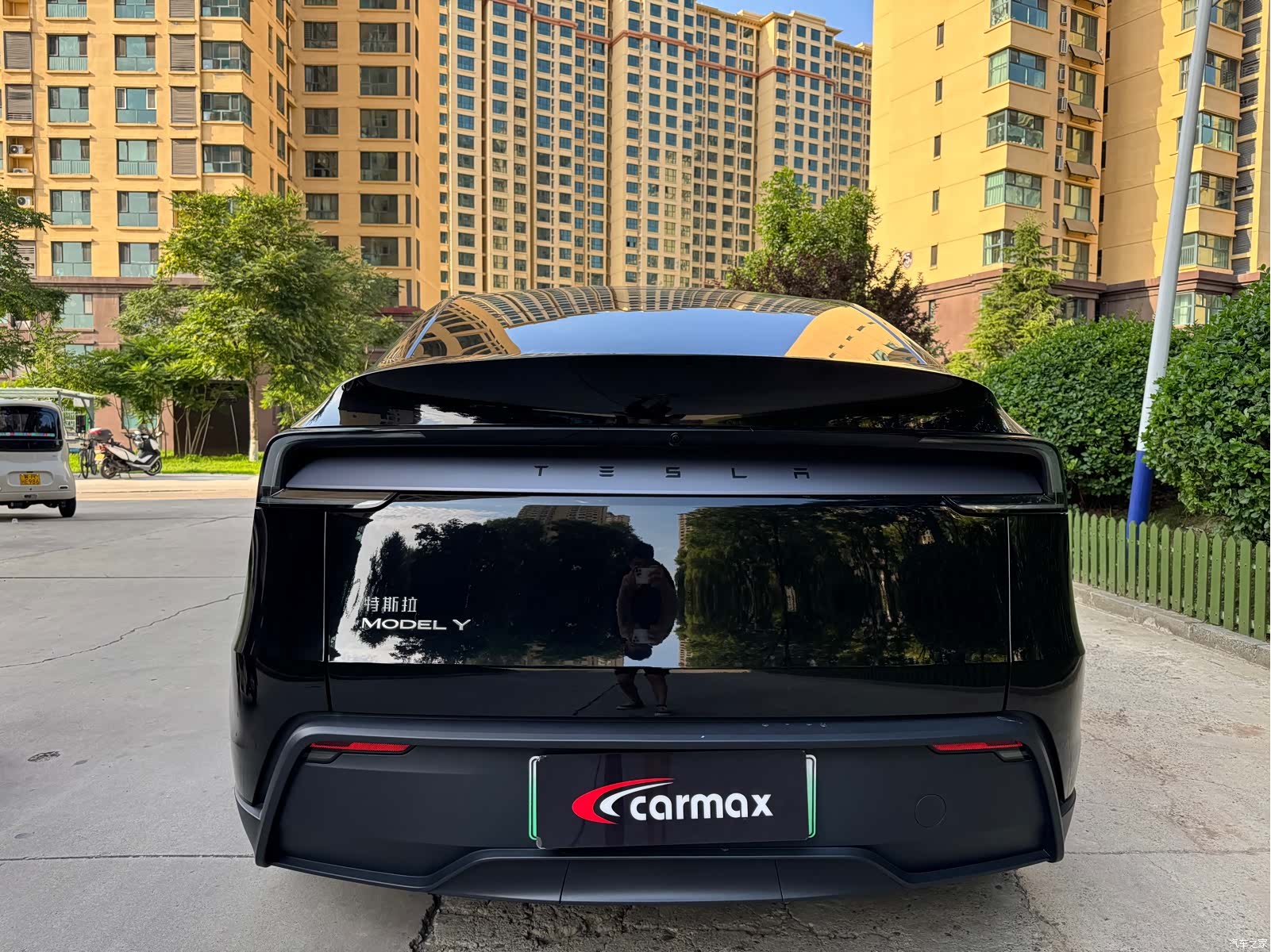Tesla Model Y, 2025 все фото