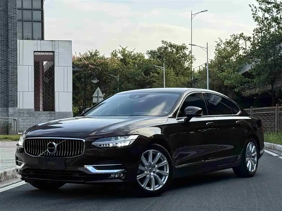 Volvo S90