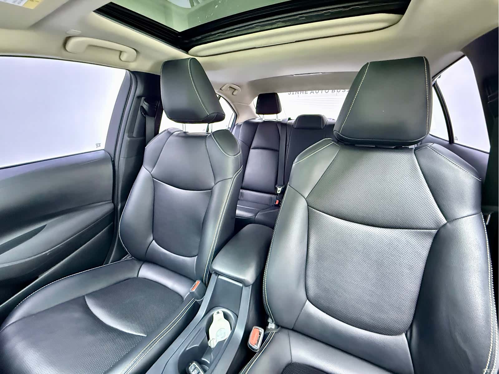 Toyota Corolla, 2023 12