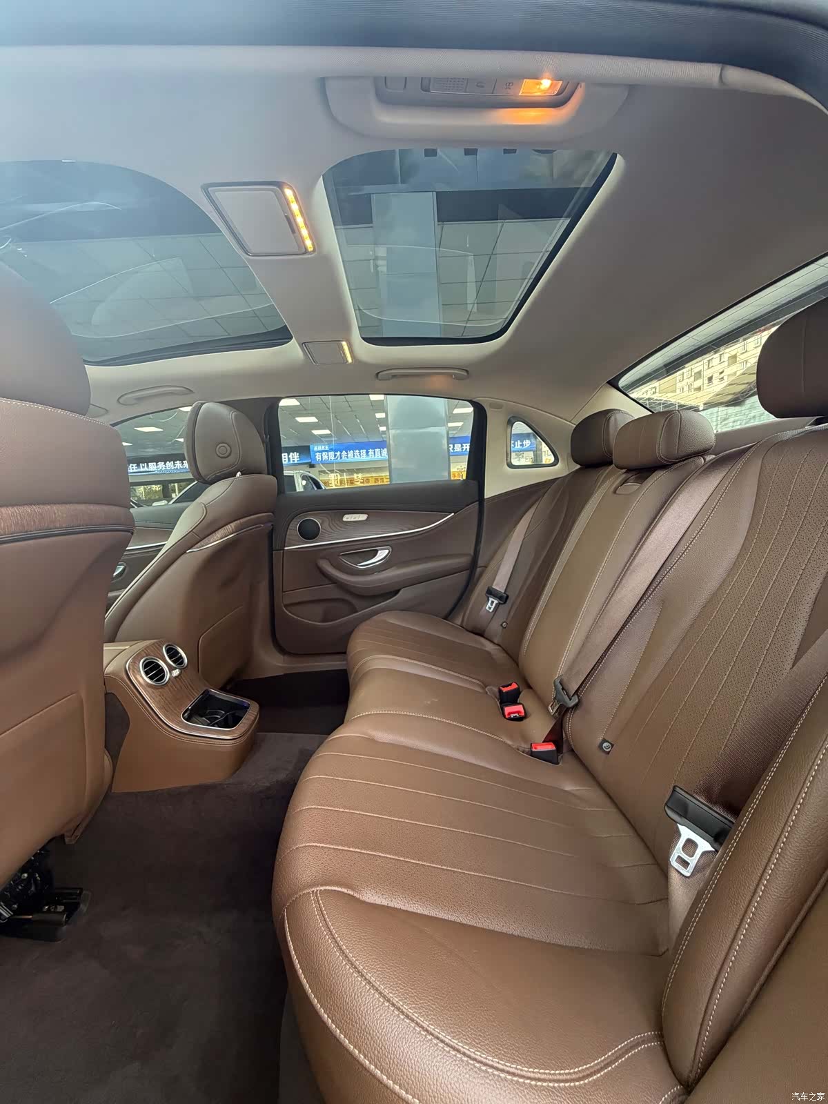 Mercedes-Benz E-Class, 2022 6