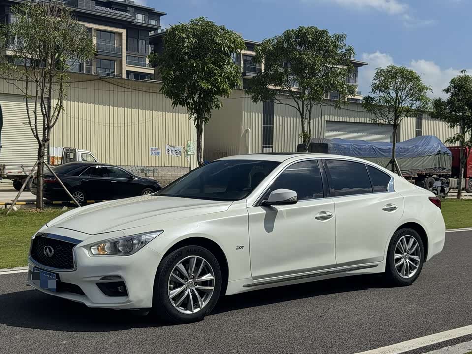 Infiniti Q50L