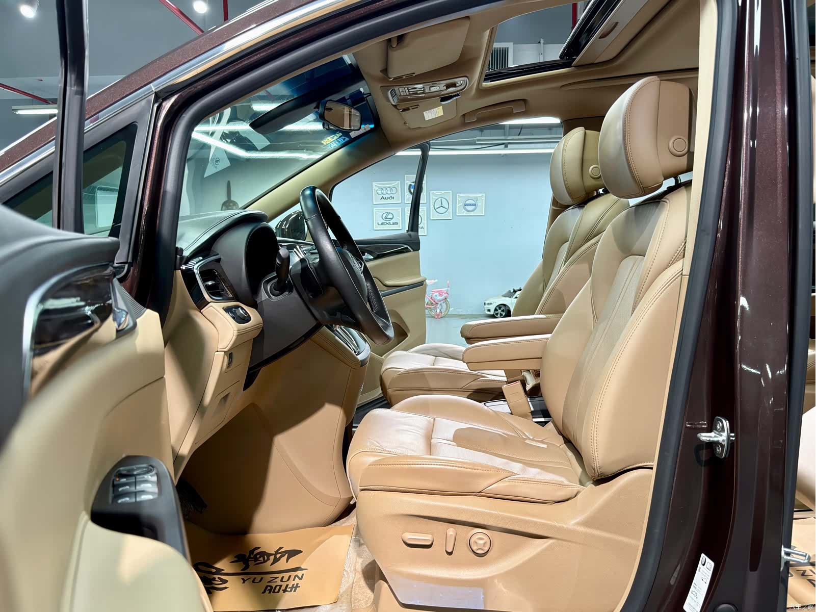 Buick GL8, 2017 14