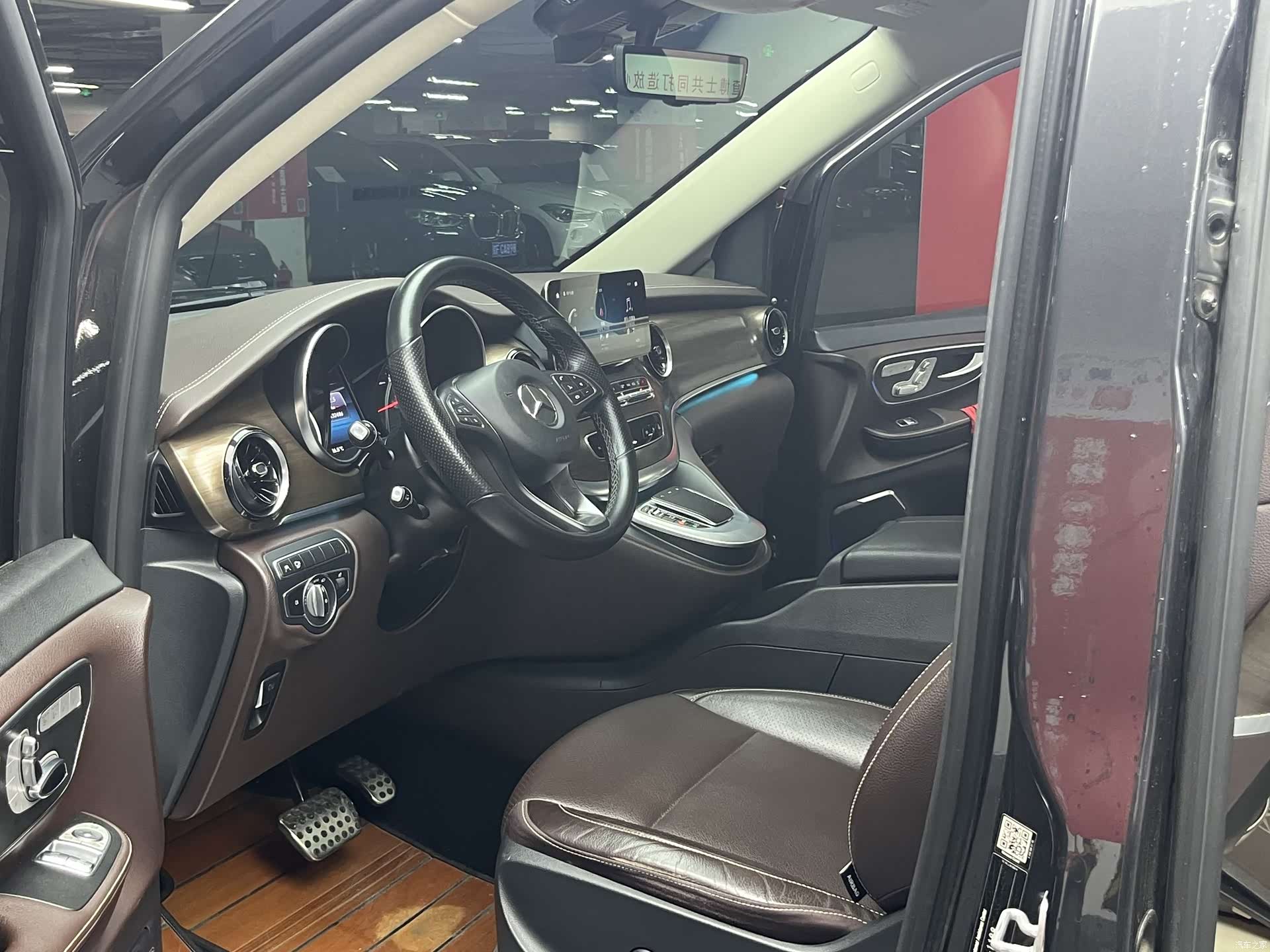 Mercedes-Benz V-Class, 2021 11