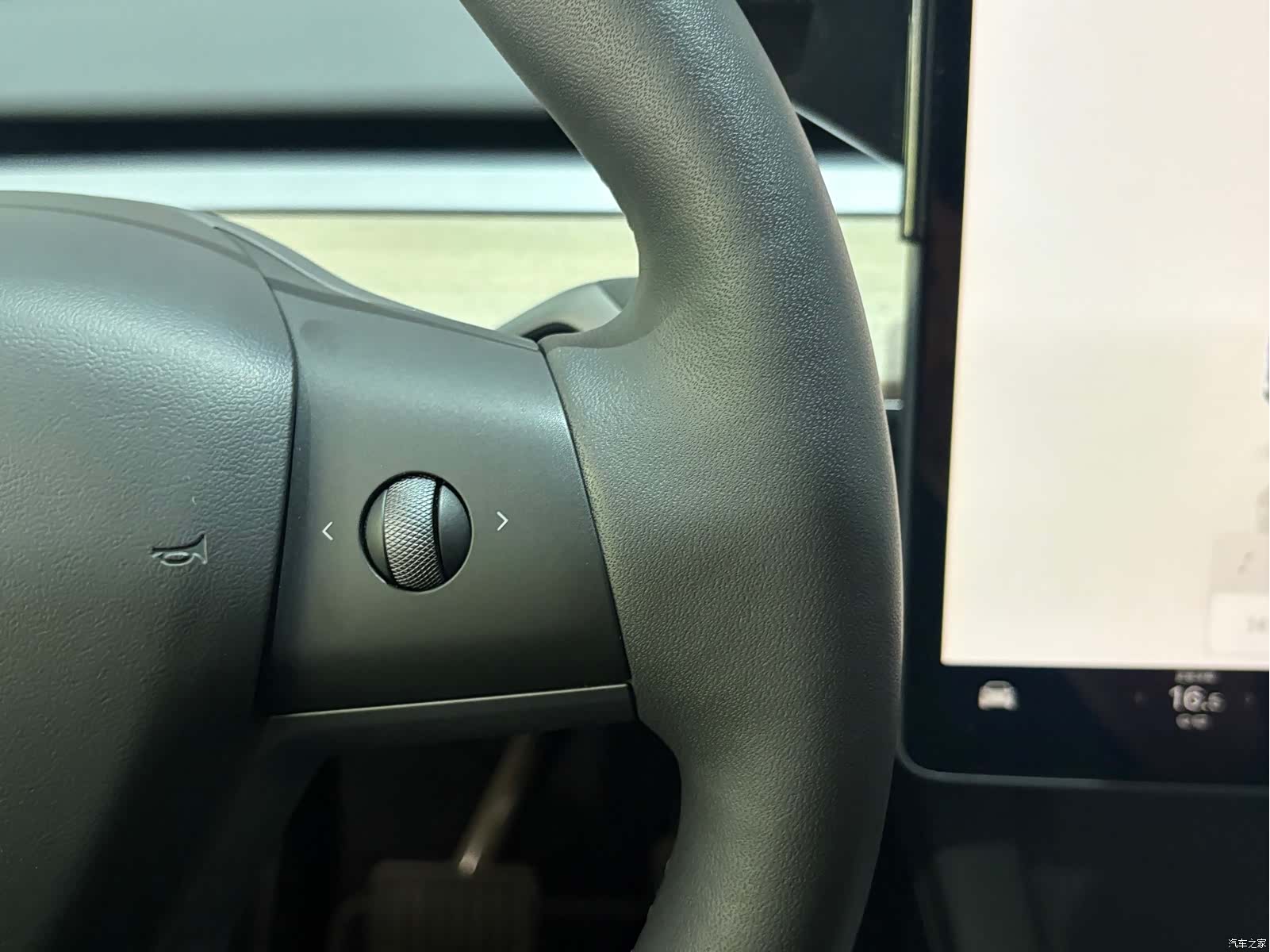 Tesla Model Y, 2023 11