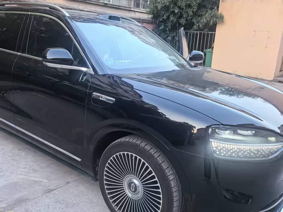 AITO Ask the world M9