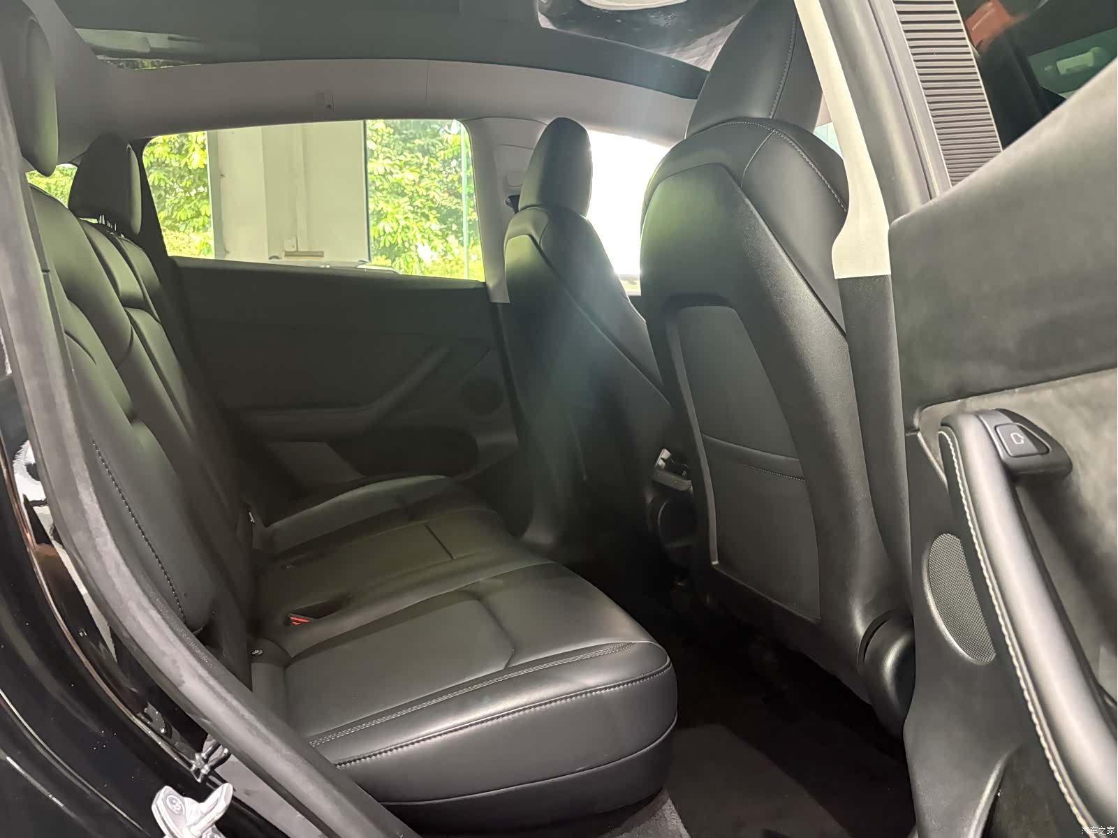 Tesla Model Y, 2023 19