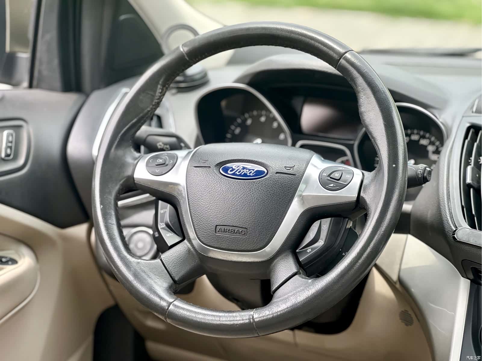 Ford Kuga, 2014 35