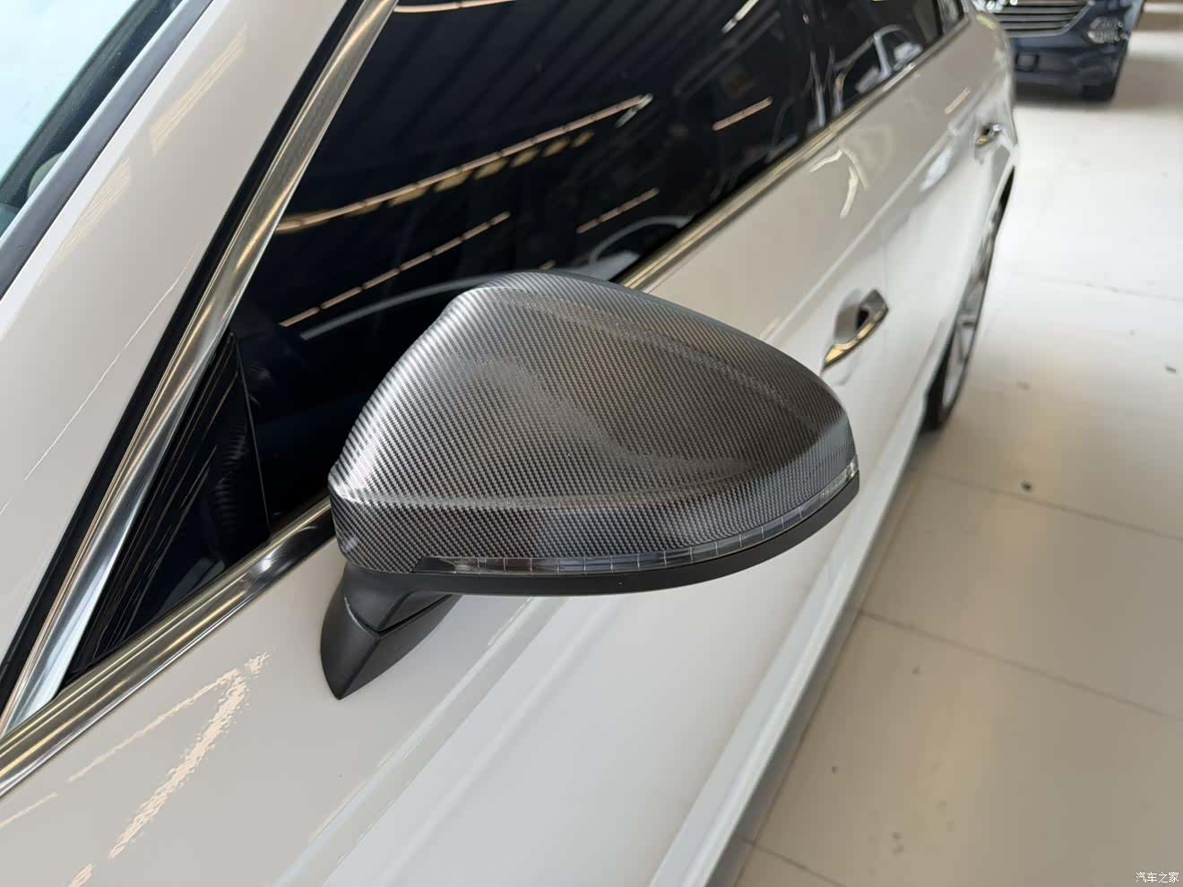 Audi A4L, 2019 6