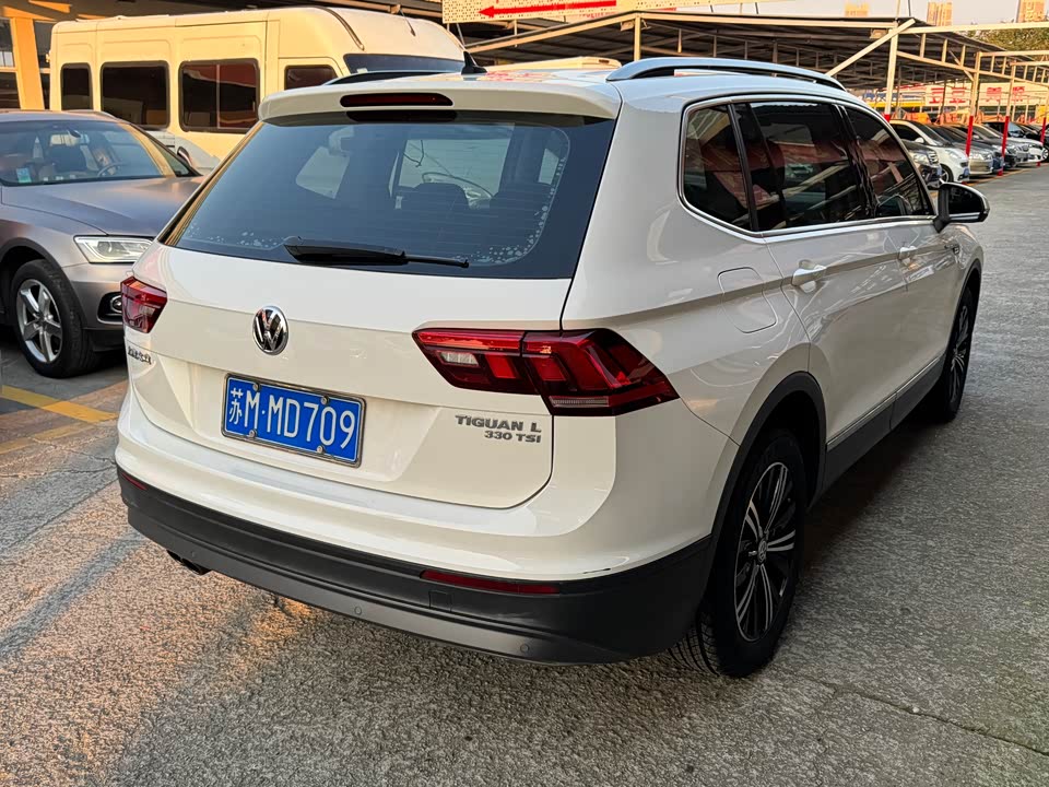 Volkswagen Tiguan L