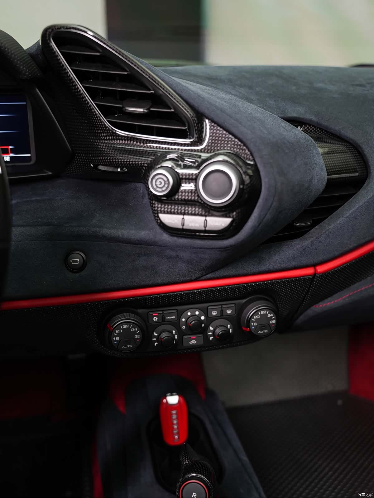Ferrari 488, 2019 21