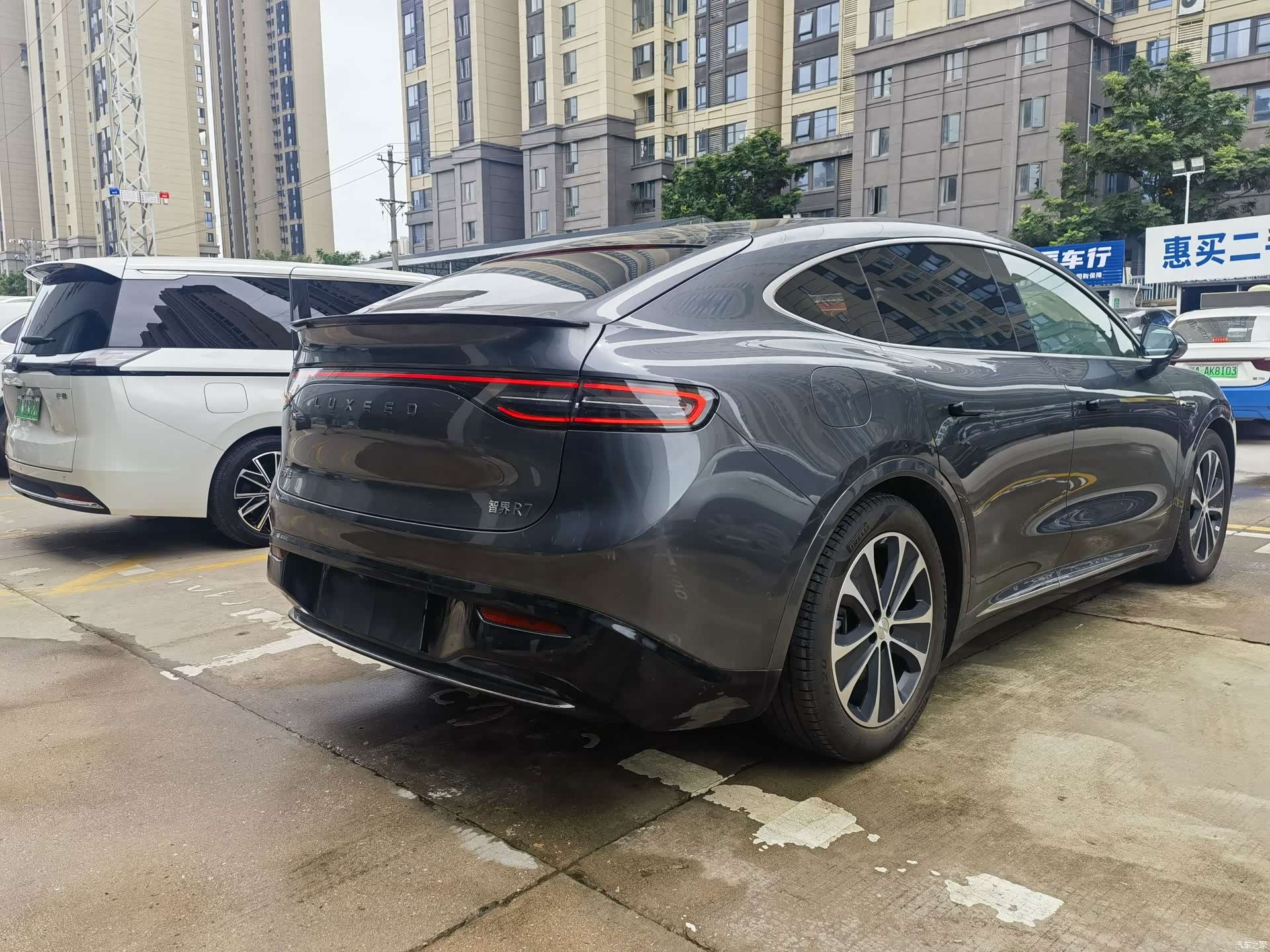 Luxeed R7, 2025 4