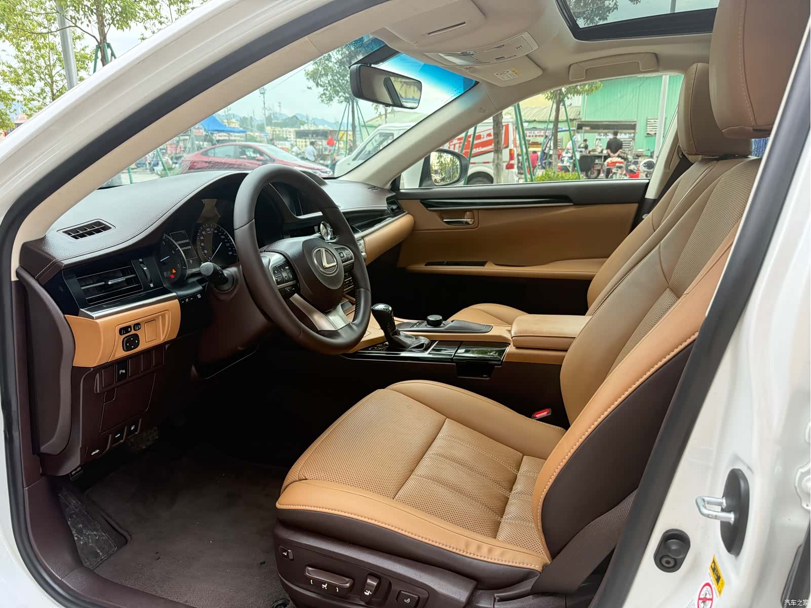 Lexus ES, 2017 6