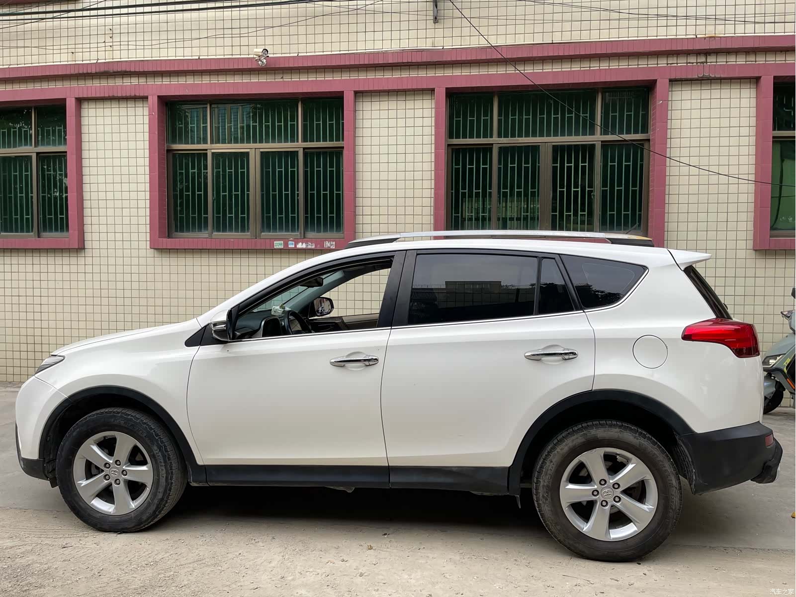 Toyota RAV4, 2014 16