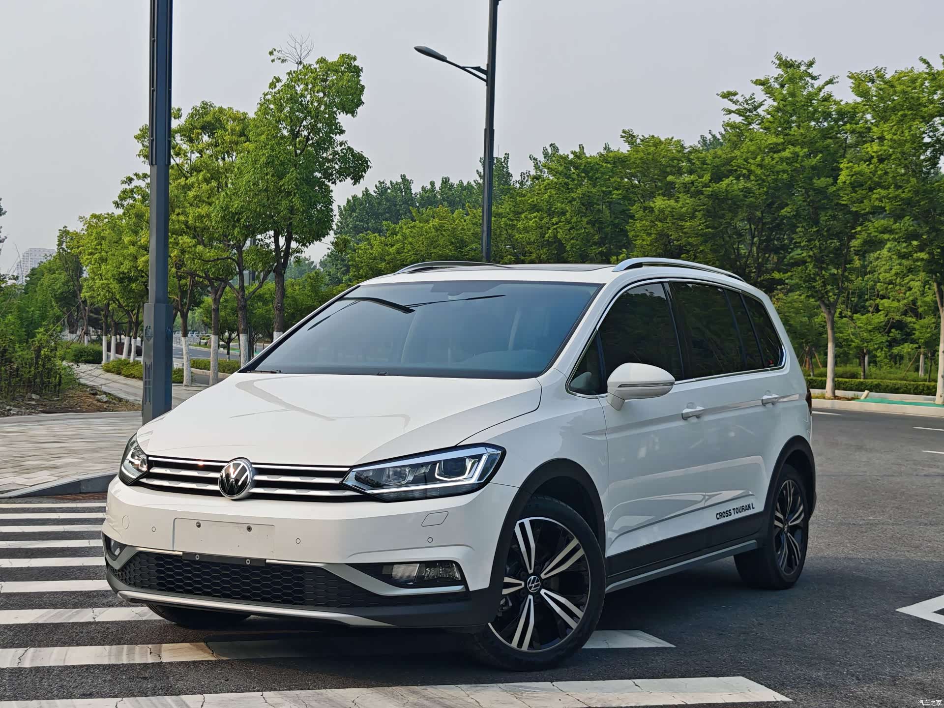 Volkswagen L, 2023 1