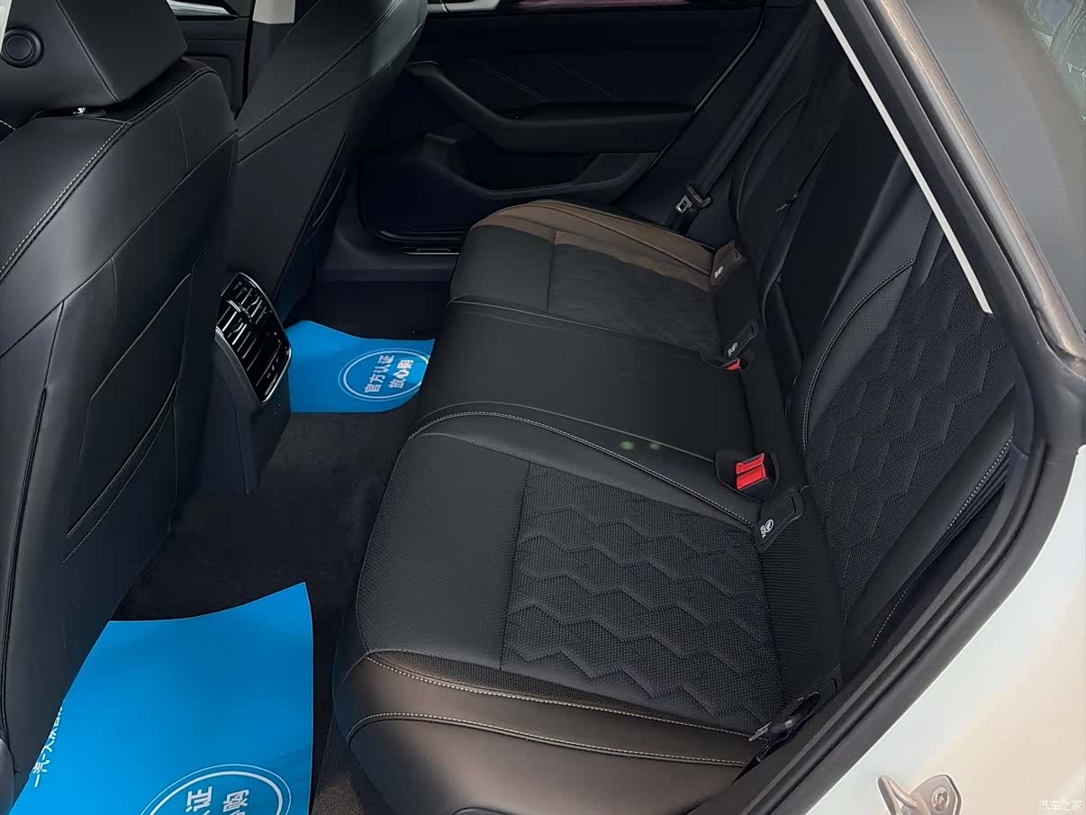 Volkswagen CC, 2026 8