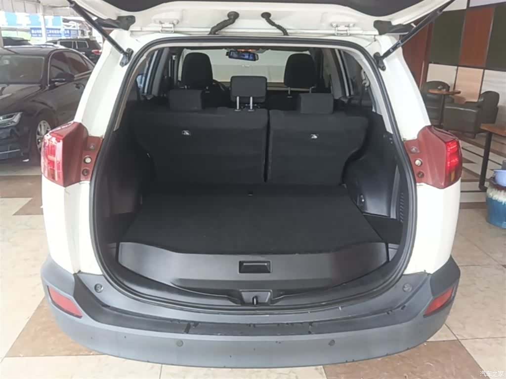 Toyota RAV4, 2015 19