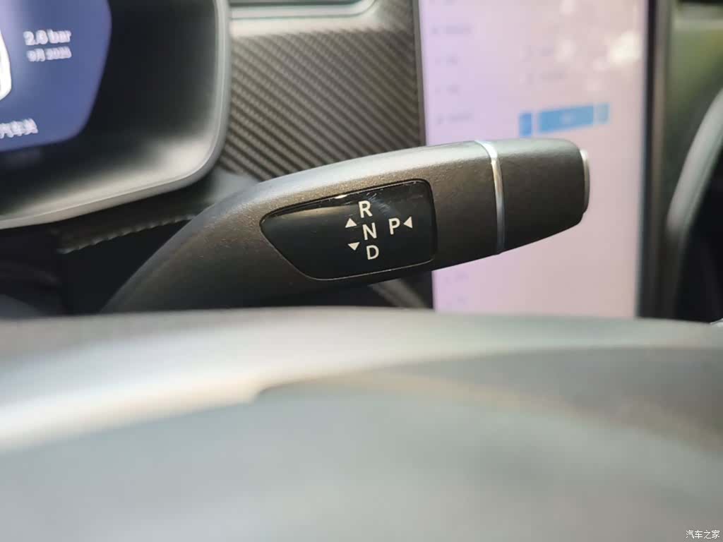 Tesla Model X, 2020 14