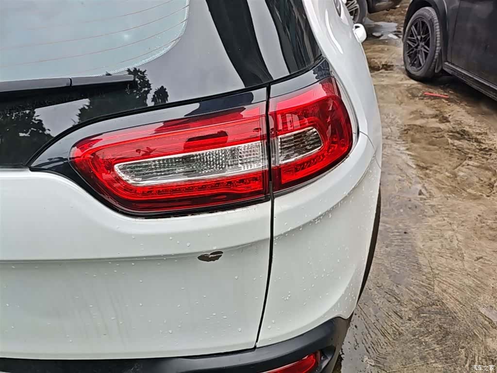 Jeep Cherokee, 2018 8