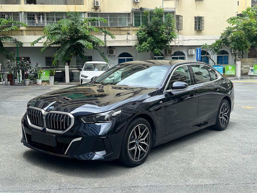 BMW i5