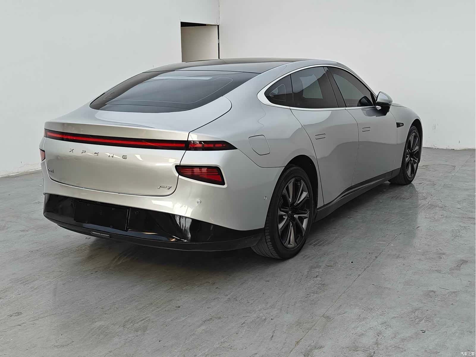 Xpeng P7, 2021 9
