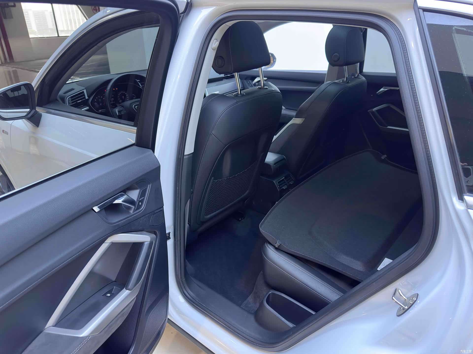 Audi Q3, 2022 10